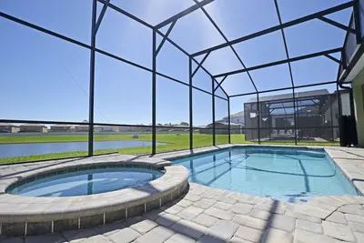 Image de Cheerful 9 Br Lake View Villa with pool/spa/games 4132