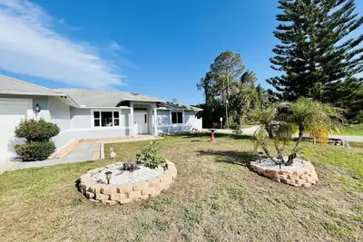 Image de South Florida Heaven! Pool! Mineral Springs! Fishing! Entire House! 8 Guests!