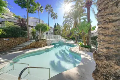 Image de Complexe Beach Front Pour la famille, 2 piscines, beau jardin, terrasse