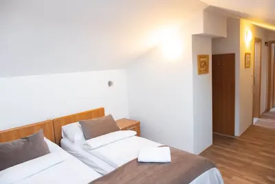 Image de Romantic attic 1/3 room