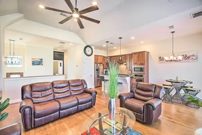 Image de Pet-Friendly Houston Home - 3 Mi to Nrg Stadium!
