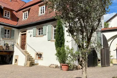 Image de Nußriegel vacation apartment in a historic setting on the wine route