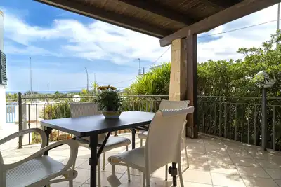 Image de Villa 3 minutes walk from the Sea - Bambu 1