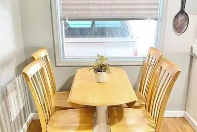 Image de Comfy Pocatello home-central to park and grocery.