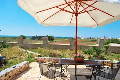 Sea view cottage with free parking