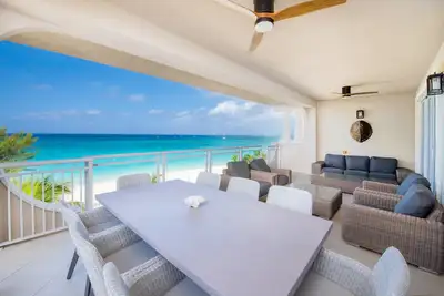 Image de Beachcomber 24 by Grand Cayman Villas