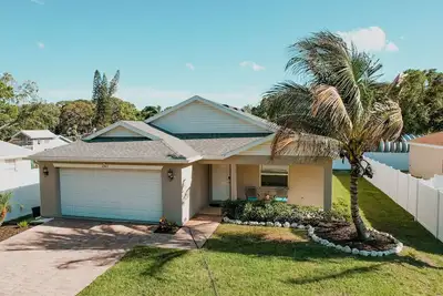 Image de The Palm: Our Florida Paradise in the City - 10 Minutes to Downtown!