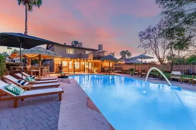 Image de Tiki Paradise w/Htd. Pool, Putt Grn. & Tiki Bar