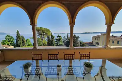Image de La Romantica -  apartment in historic villa with lake view