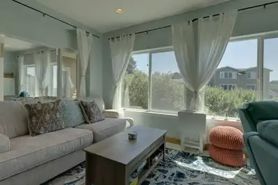 Image de Friends & Family Seaside Retreat! Walk to the Beach!