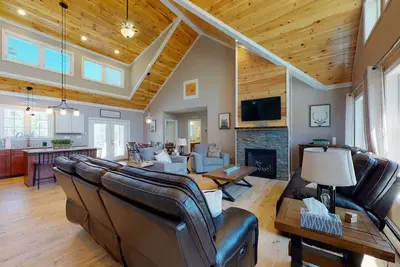 Image de Gorgeous Conway Home A\/C, Hot Tub & Full Game Room