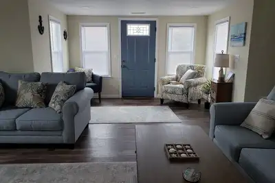 Image de Minutes to De Turf Fields. Quiet beach community.