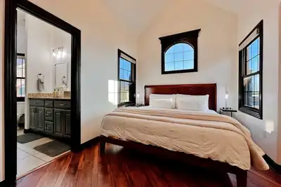 Image de Luxurious Remodeled 2br\/3bed Bentonville Nwa \/ Walmart Ho Area