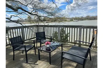 Image de Peace & Tranquile waterfront home, Colonial Beach