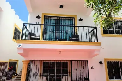 Image de Recently renovated 2 Bedroom Apt, on the 1st floor with free parking