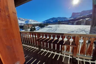Image de A 150 m des pistes, balcon exposition plein sud, face au pic de bure