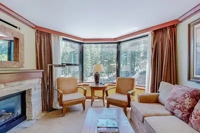 Image de Everline Resort & Spa - two units, ski-in/ski-out, pools, gym, & ice rink