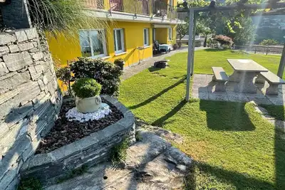 Image de Appartement de vacances Contra pour 1 - 3 personnes avec 2 chambres à coucher - Logement de vacances
