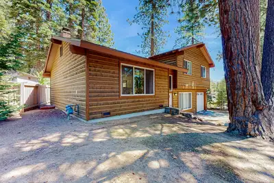 Image de Quiet mountain home with game room & fireplace - near scenic trails & ski slopes