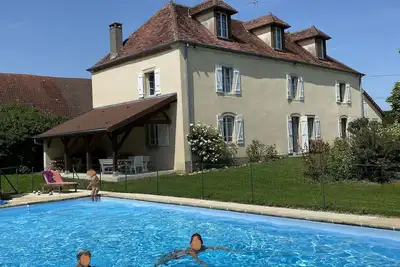 Image de Grande maison de charme avec piscine - 280m2