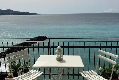Image de One bedroom apartment with terrace and sea view