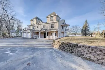 Image de Beautiful Poconos Lakefront 5 bedroom property