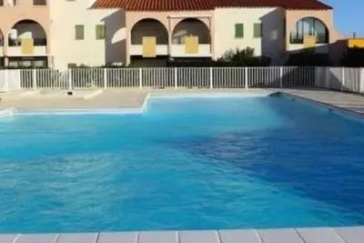 Image de Maisonnette avec belle terrasse et piscine collective 5jrd20