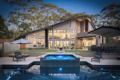 Image de Elliot Falls - Sleeps 12, Pool and heated Spa (from Sep to May)