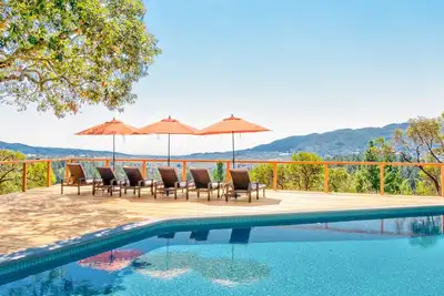 Image de Country Cottage w/ Hot Tub, Pool, Vineyard & Valley Views