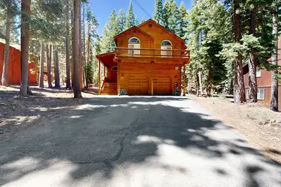 Image de Gorgeous Tahoe Donner home with recreational activities - near ski resorts