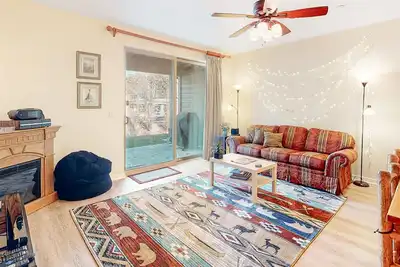 Image de Quiet Townhouse in Ideal Truckee Location w/ Pool, Hot Tub & Sauna