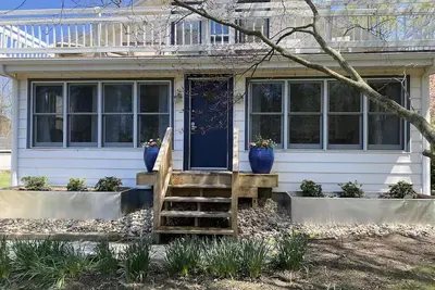 Image de Private Property, Sleeps 8, North of St. Joseph