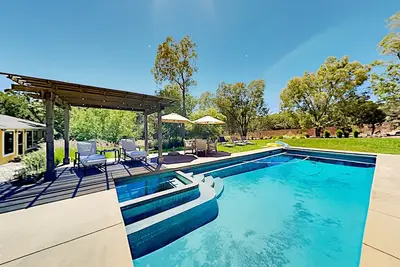 Image de 5-Acre wine country paradise with private pool, spa & bocce ball