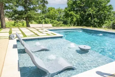 Image de White House Oasis - Luxury Pool & Gameroom!