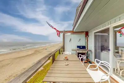 Image de Mer De Calladonn | Ocean-View Oasis | Direct Beach Access & Private Balcony