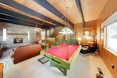 Image de Donner Lake home with pool table - minutes to hiking, skiing & downtown