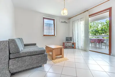 Image de Appartement de deux chambres avec le balcon Baska, Krk (A-19443-b)