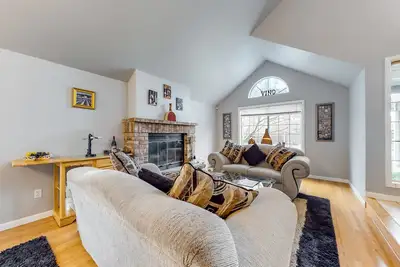 Image de Spacious Wine Country Getaway w\/ Private Backyard, Updated Kitchen & Ac