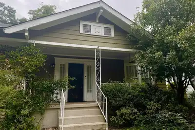 Image de Downtown 3 bedroom house, backyard with grill and patio with swing