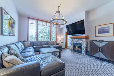 Image de Village 3br, 3ba – Walk to Gondola & Spa 550