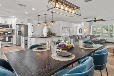 Image de Solace in St Pete - Waterfront Oasis with Pool and dock