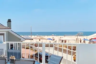 Image de Best Beach Home- Steps To The Sand - Awesome! ! !