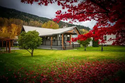 Image de Fall Line Guesthouse | 4 Bedroom - 2 Bathroom - Hot Tub - Downtown