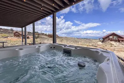 Image de Brand New Bear Lake Beach Cottage in Sweetwater