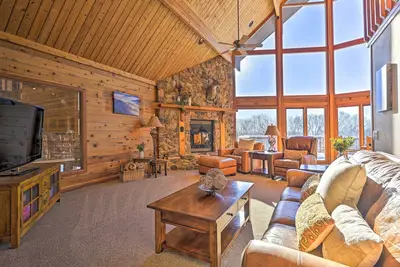 Image de Lodge w/ Indoor Pool, Along Devil's Lake Park