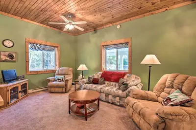Image de Secluded Bear Lake Getaway w/ Fire Pit & Porch!