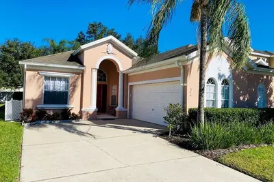 Villa del sol, gate community