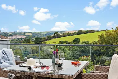 Image de Spacious Luxury Retreat with parking & views