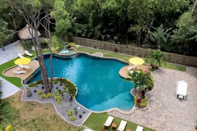 Image de Luxury Paradise - Resort style Heated Pool and Spa