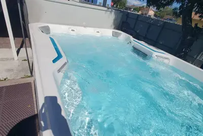 Image de Private room with pool(hot water and spa)